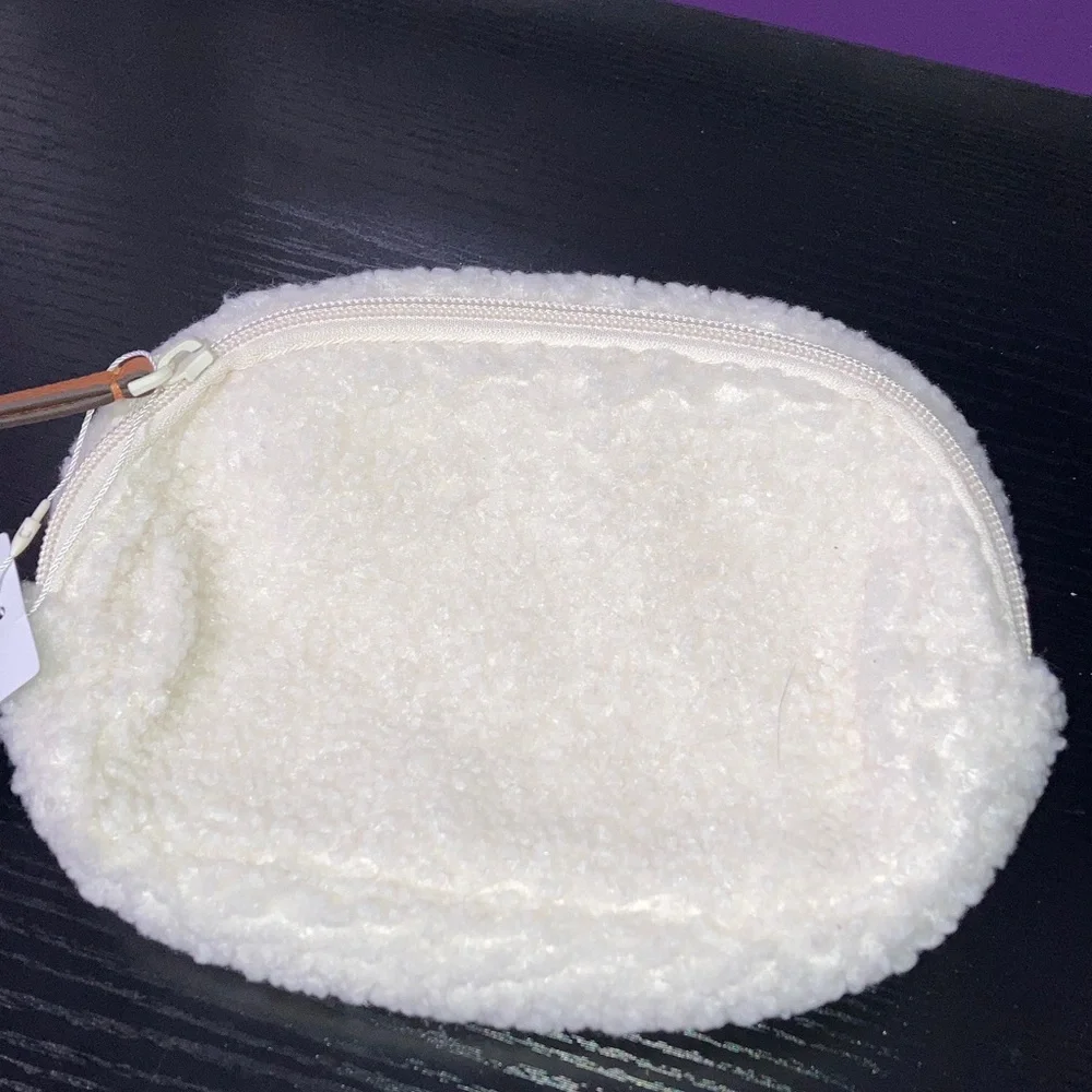 Vera‎ Bradley Women's Antique White Fleece Woodward Small Belt Bag